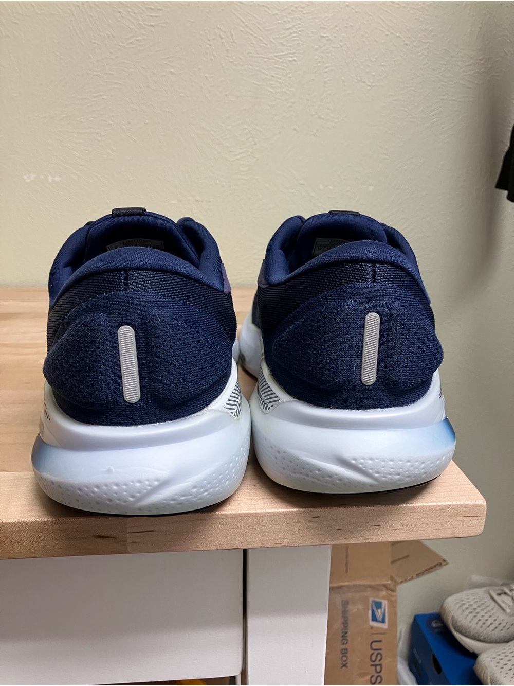 Brooks Women's Adrenaline GTS24 - Picture 5 of 14
